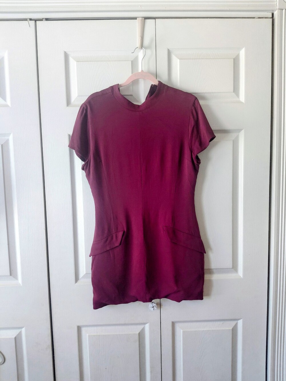 House of CB Short Sleeve Mock Neck Top in Burgundy